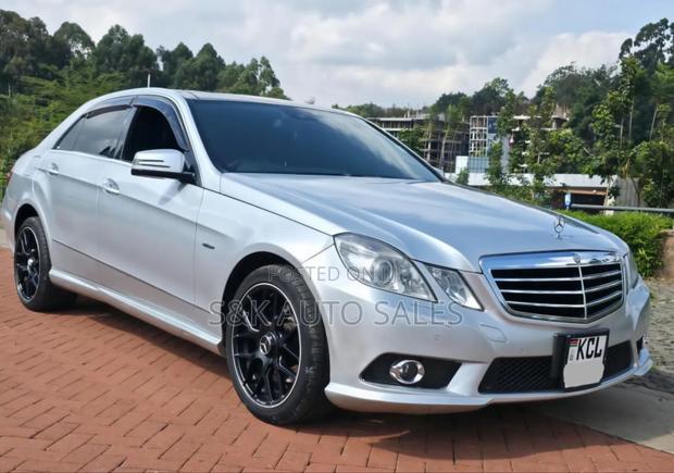 Mercedes-Benz E250 2011 Silver