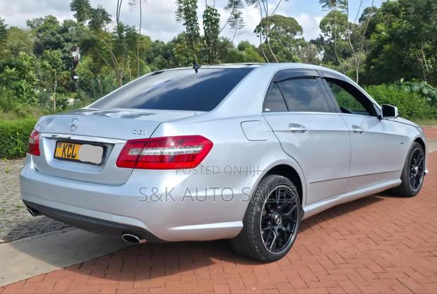 Mercedes-Benz E250 2011 Silver