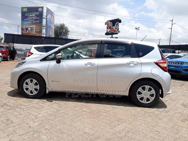 Nissan Note 2018 Silver