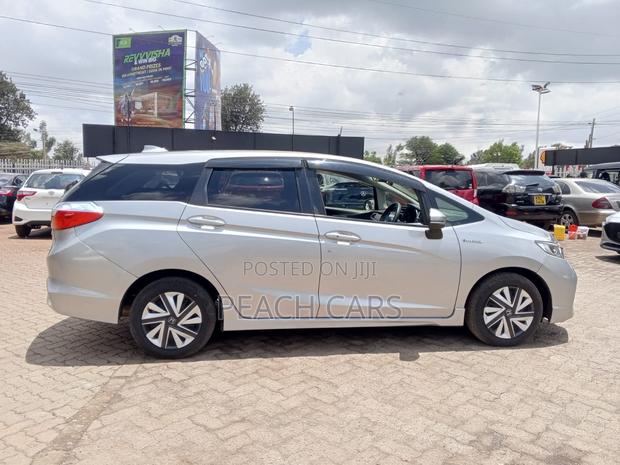 Honda Shuttle 2018 Silver