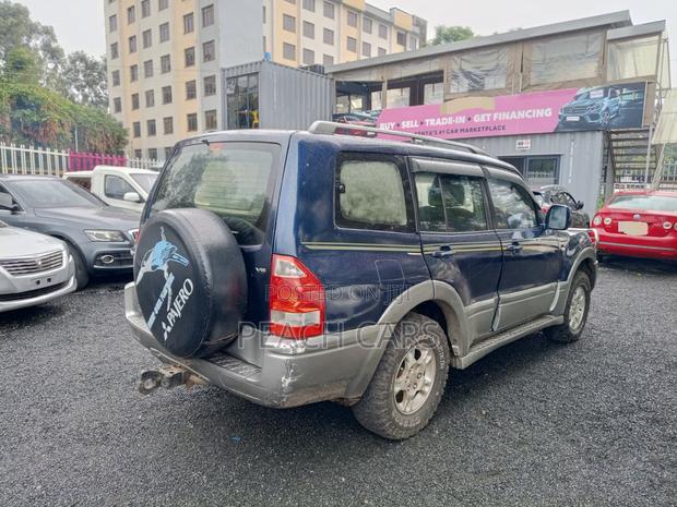 Mitsubishi Pajero 2003 Blue