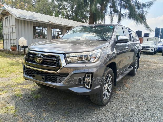 Toyota Hilux 2018 Gray
