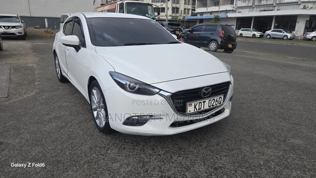 Mazda Axela 2017 White