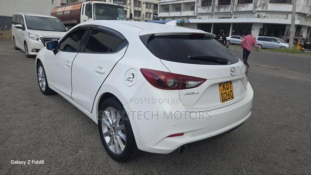 Mazda Axela 2017 White