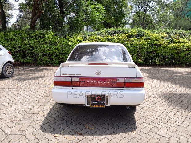 Toyota Corolla 1994 White