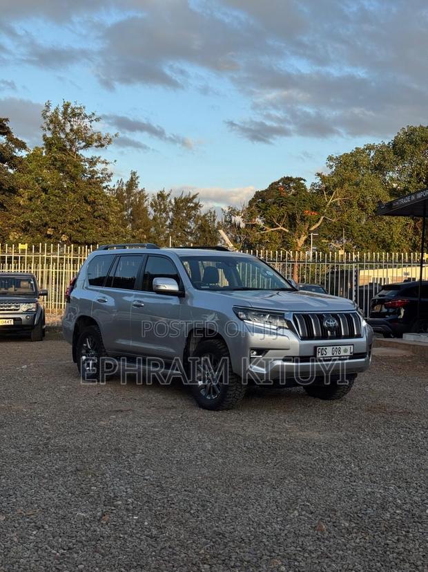 Toyota Land Cruiser Prado 2019 Silver