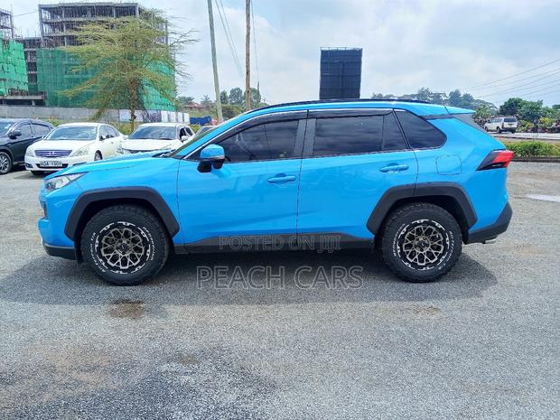 Toyota RAV4 2019 Blue