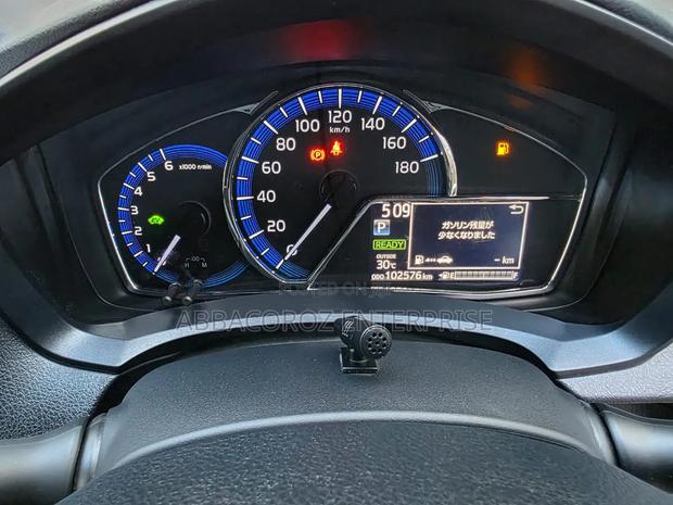 Toyota Corolla Fielder 2019 White