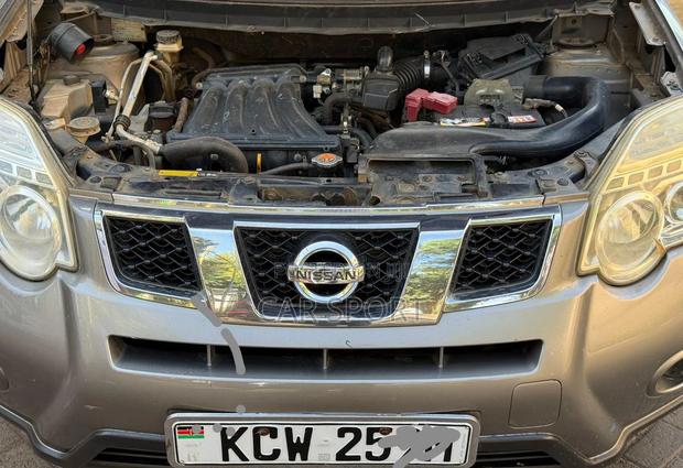 Nissan X-Trail 2012 Gray