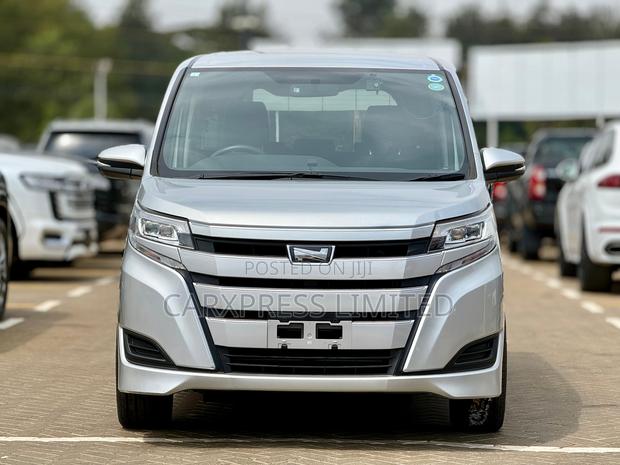 Toyota Noah 2.0 FWD (7 Seater) 2019