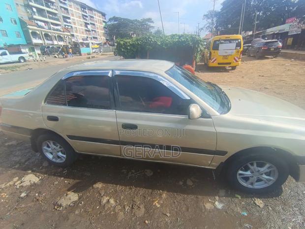 Toyota Corona Premio 2000 Gold