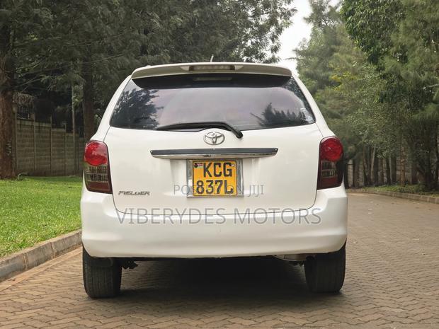 Toyota Corolla Fielder 2009 White