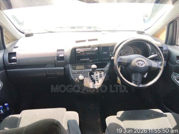 Toyota Wish 2006 White