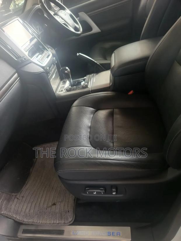 Toyota Land Cruiser 2019 White