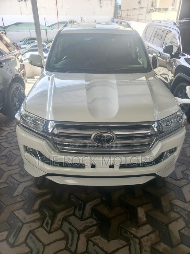 Toyota Land Cruiser 2019 White