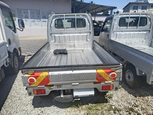Suzuki Every Wagon 2018 Silver