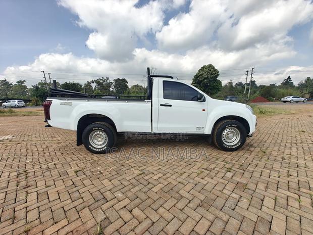 Isuzu D-MAX 2016 White