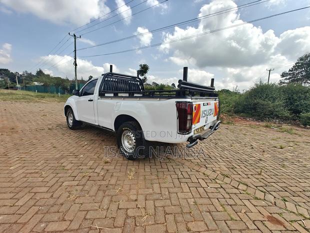 Isuzu D-MAX 2016 White