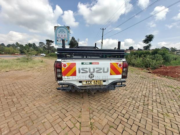 Isuzu D-MAX 2016 White