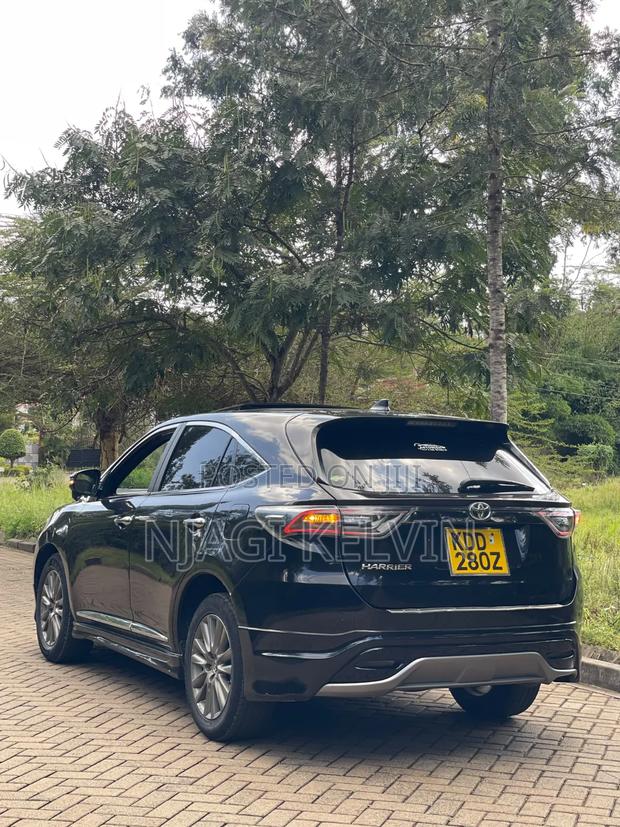 Toyota Harrier 2.0 2014 Black