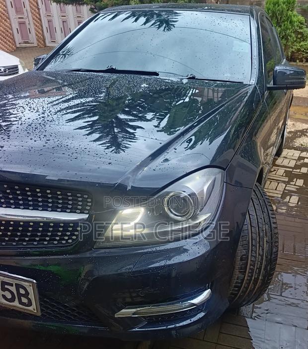 Mercedes-Benz C250 2012 Black