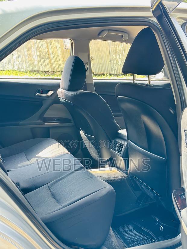 Toyota Mark X 2.5 AWD 2012 Gray