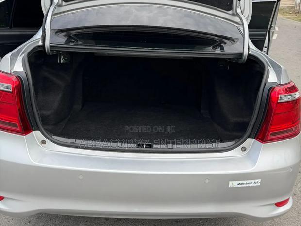 Toyota Axio 2018 Silver
