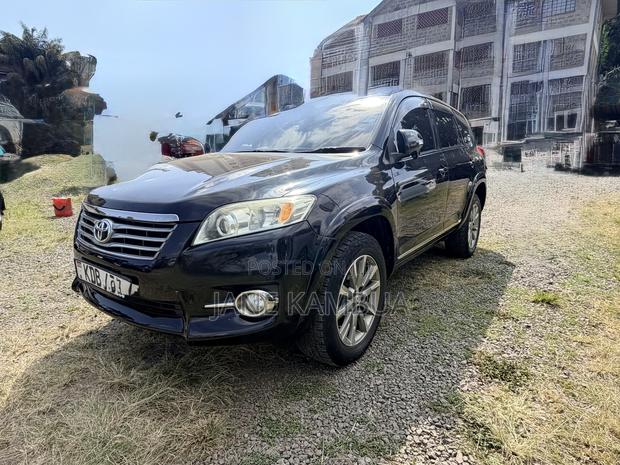 Toyota Vanguard 2013 Black
