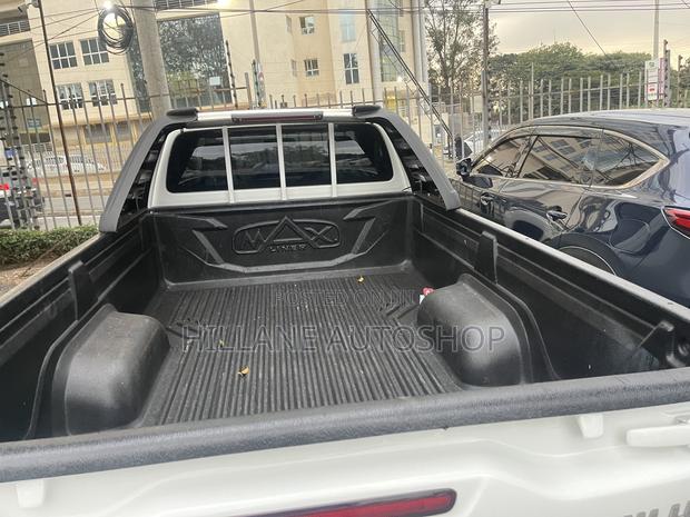 Toyota Hilux 2019 White