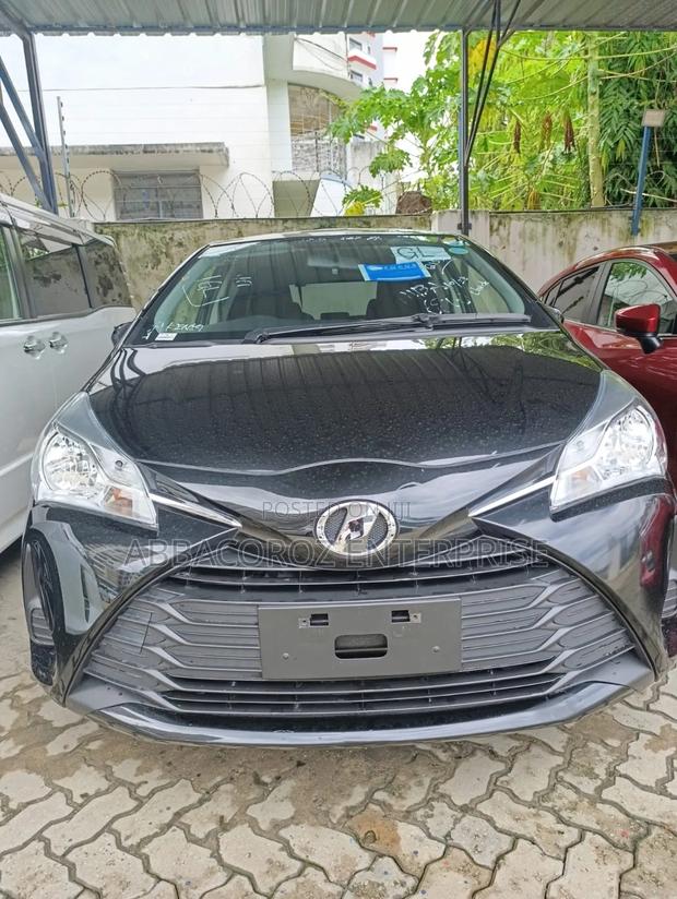 Toyota Vitz 2018 Black