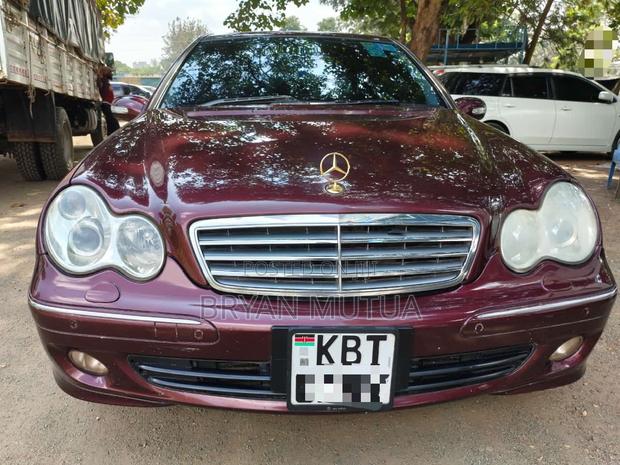 Mercedes-Benz C200 2006 Maroon