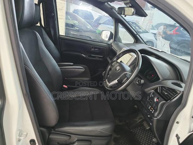 Toyota Esquire 2019 Black