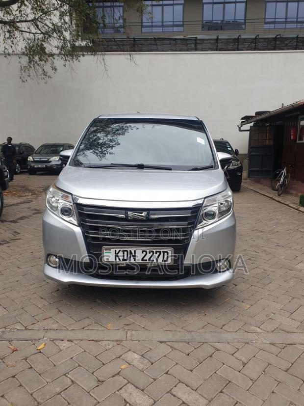 Toyota Noah 2016 Silver