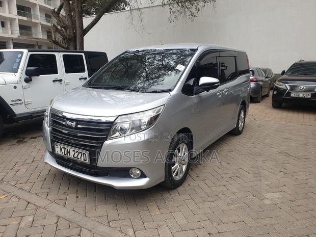 Toyota Noah 2016 Silver