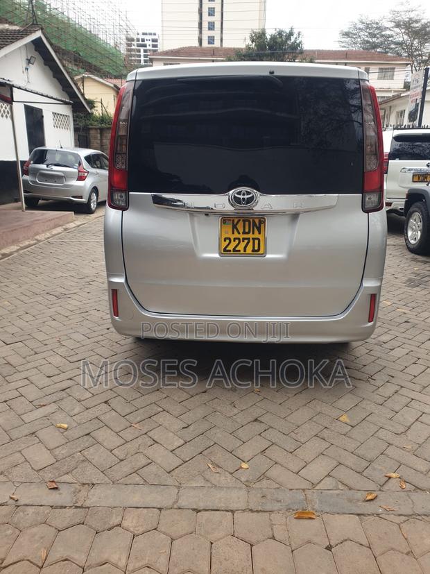 Toyota Noah 2016 Silver