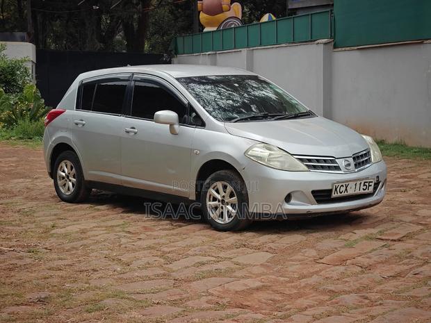 Nissan Tiida 2012 Silver