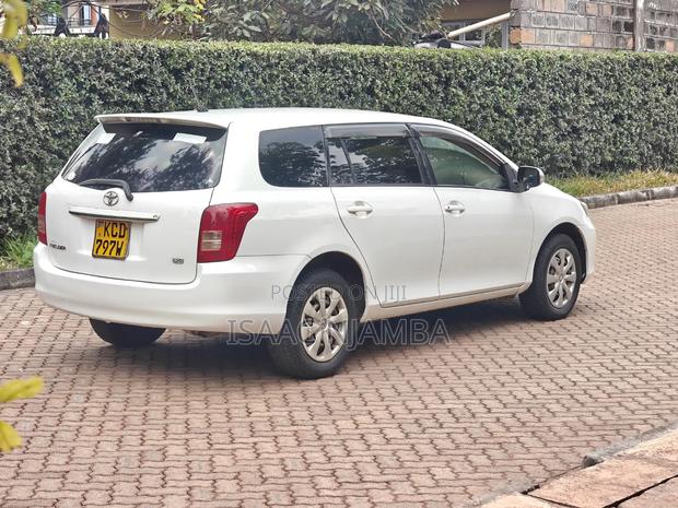 Toyota Corolla Fielder 2009 White
