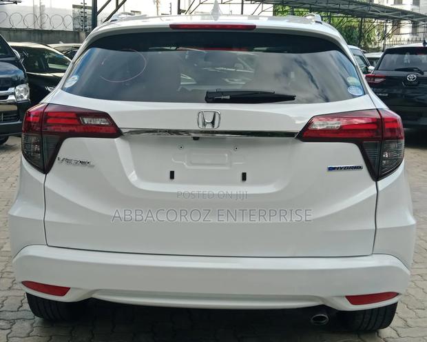 Honda Vezel 2018 White