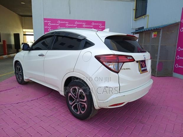 Honda Vezel 2015 White