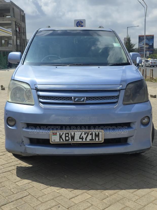 Toyota Noah 2007 Blue