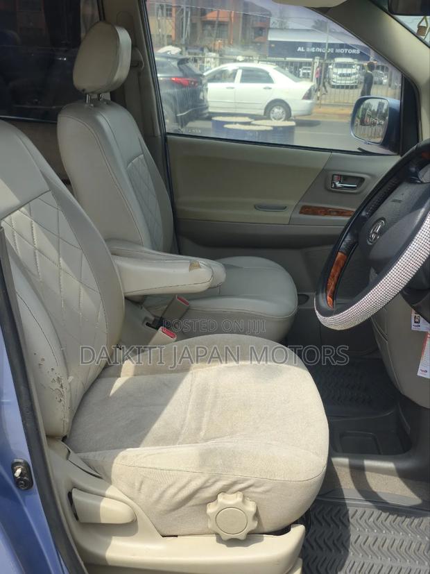 Toyota Noah 2007 Blue