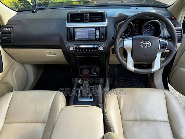 Toyota Land Cruiser Prado 2017 Black