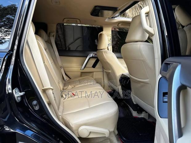 Toyota Land Cruiser Prado 2017 Black