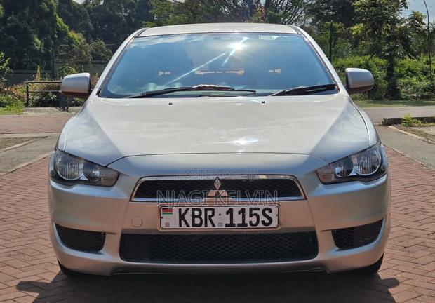 Mitsubishi Lancer 2011 Gold