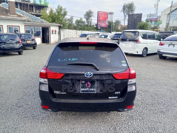Toyota Corolla Fielder 2018 Black
