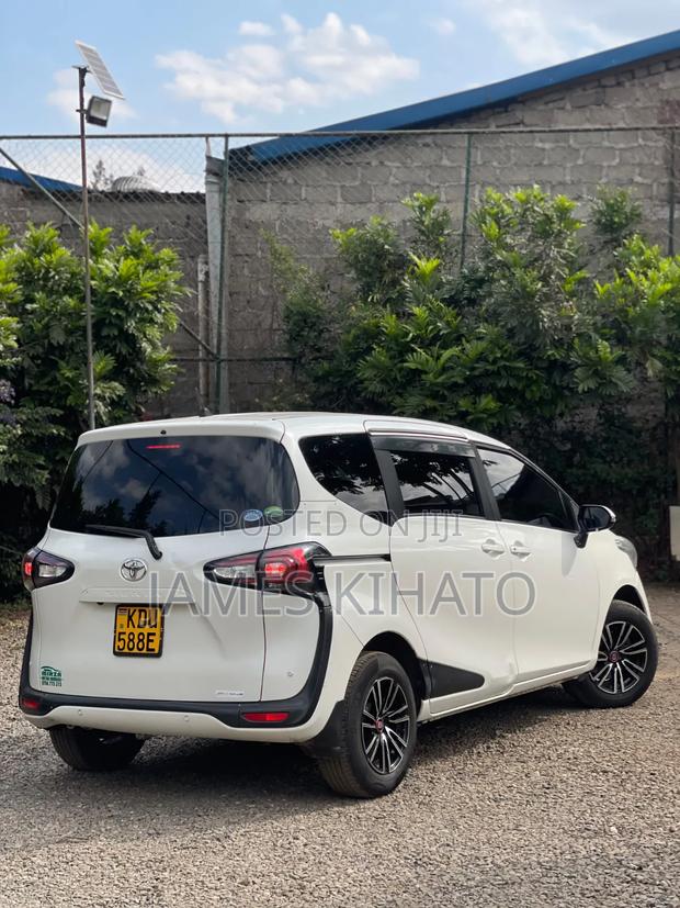Toyota Sienta 2020 White