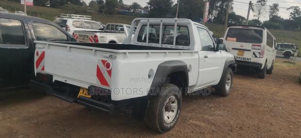 Nissan Hardbody 2017 White
