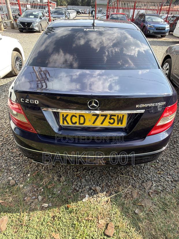 Mercedes-Benz C200 2009 Purple
