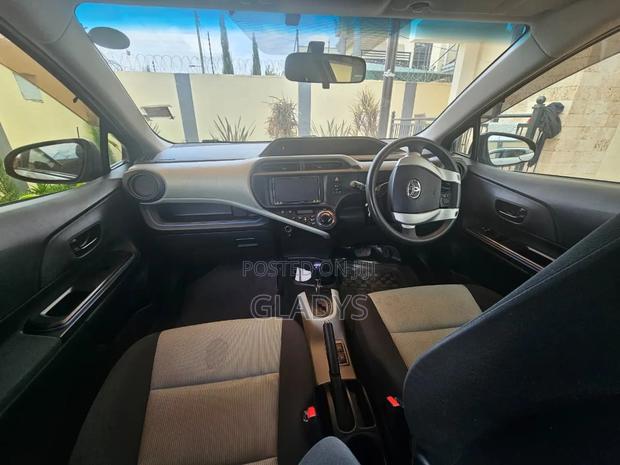 Toyota Aqua 2015 Silver