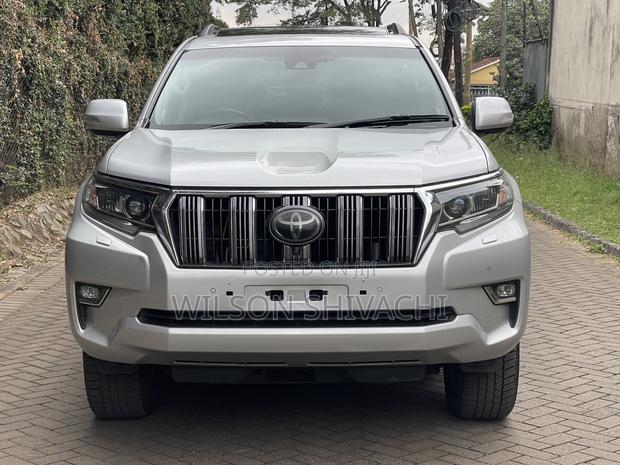 Toyota Land Cruiser Prado 2018 Silver